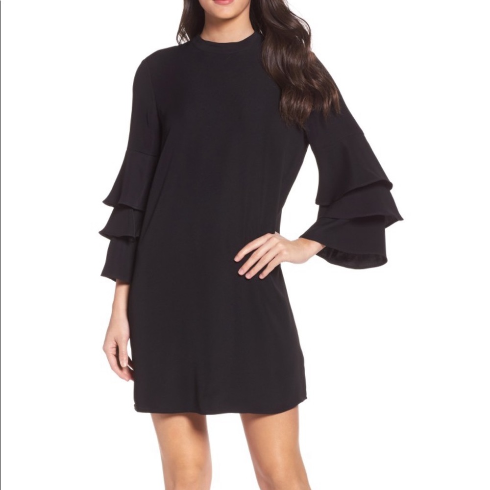 CHELSEA28 - Ruffle Sleeve Shift Dress